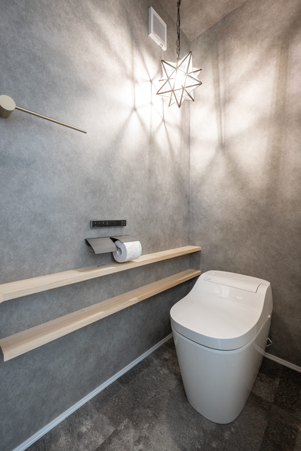 無駄のない間取りのロフト付き平屋