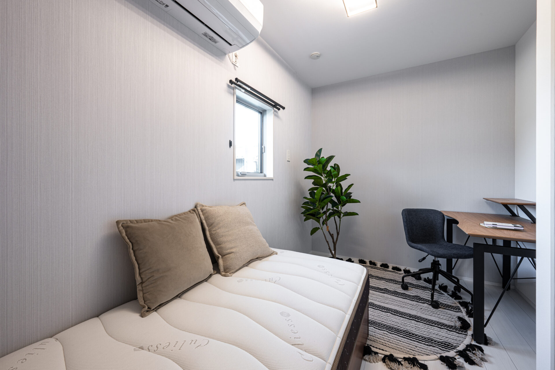 無駄のない間取りのロフト付き平屋